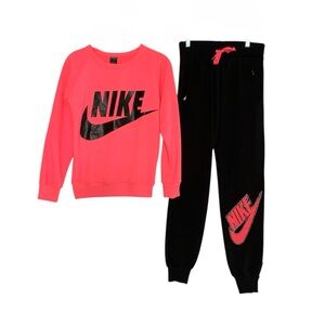 🆕Nike 2-Piece Tracksuit Set 🆕